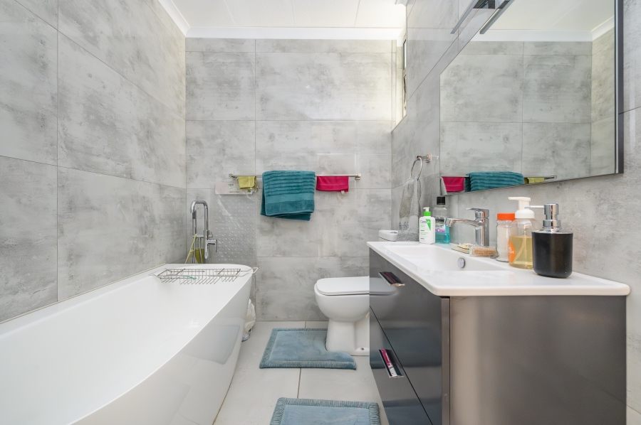 4 Bedroom Property for Sale in Humewood Eastern Cape